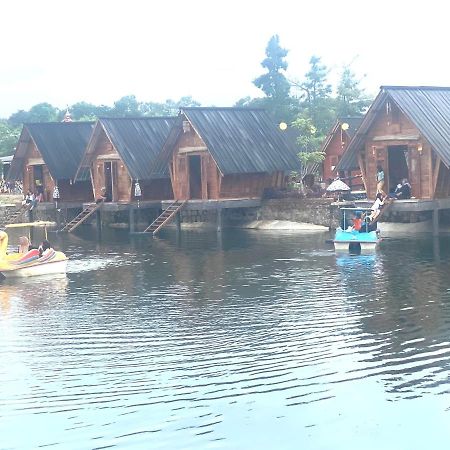Resort & Resto Talaga Sundayana スバン エクステリア 写真