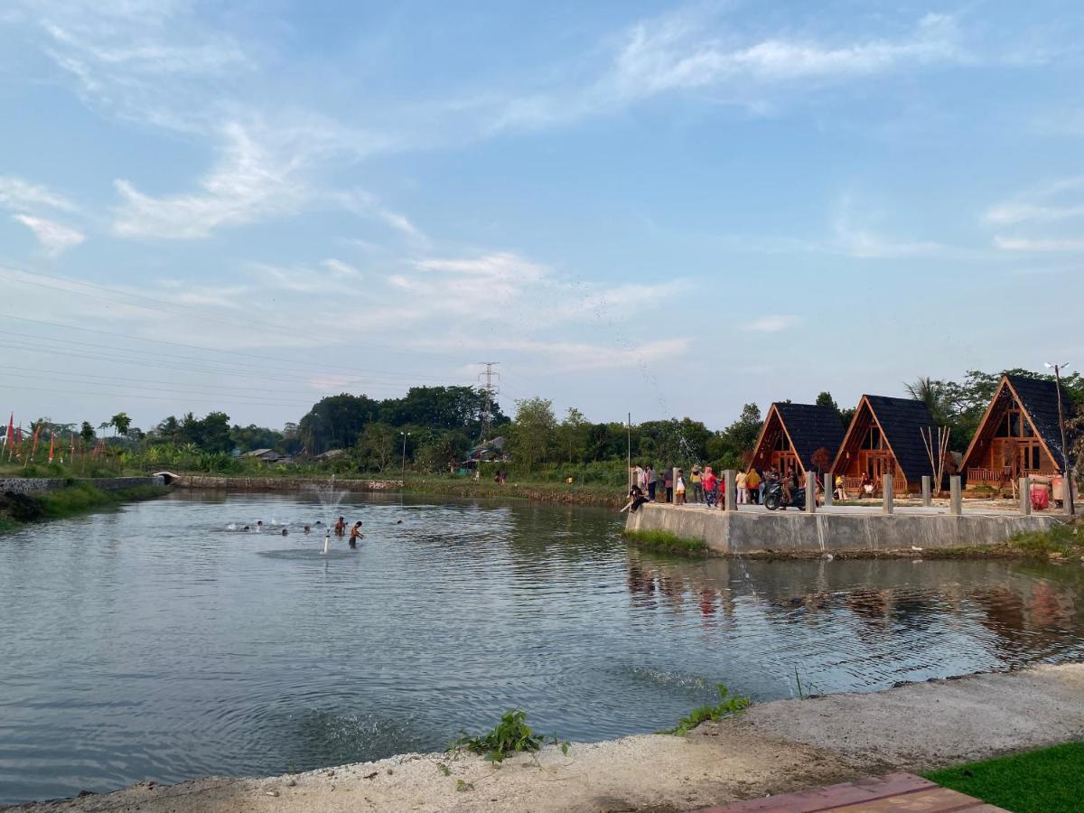 Resort & Resto Talaga Sundayana スバン エクステリア 写真