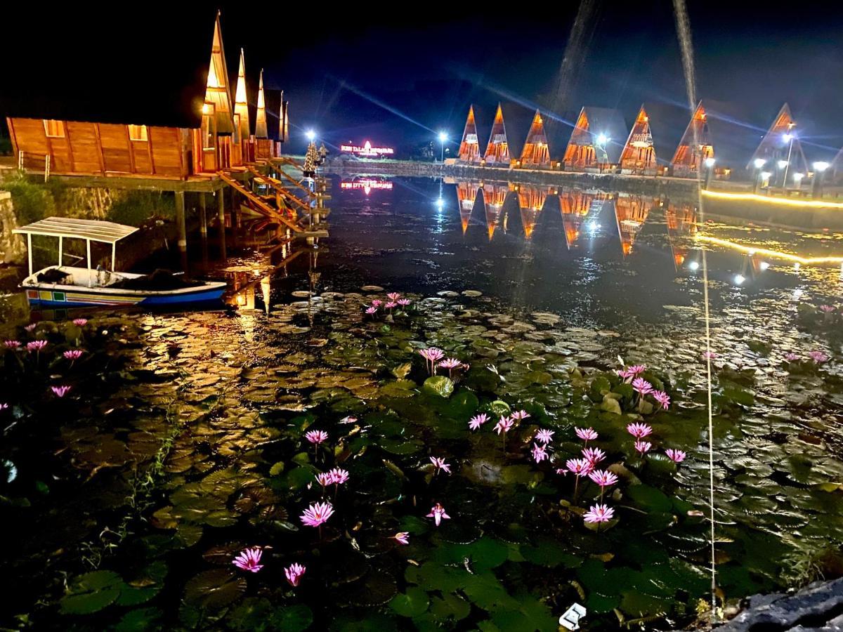 Resort & Resto Talaga Sundayana スバン エクステリア 写真