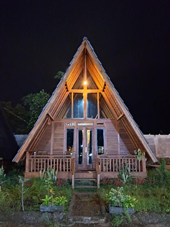 Resort & Resto Talaga Sundayana スバン エクステリア 写真