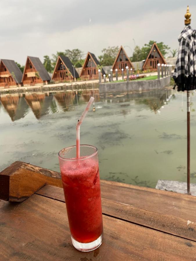 Resort & Resto Talaga Sundayana スバン エクステリア 写真